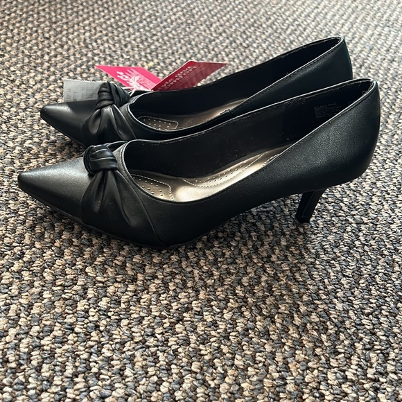 NWT Alex Flex Comfort Black pointed heels - Picture 3 of 5
